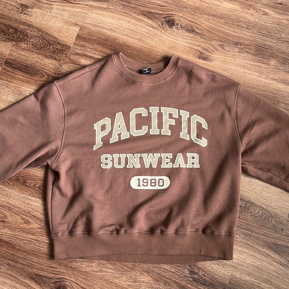 brown pacsun crewneck sweatshirt